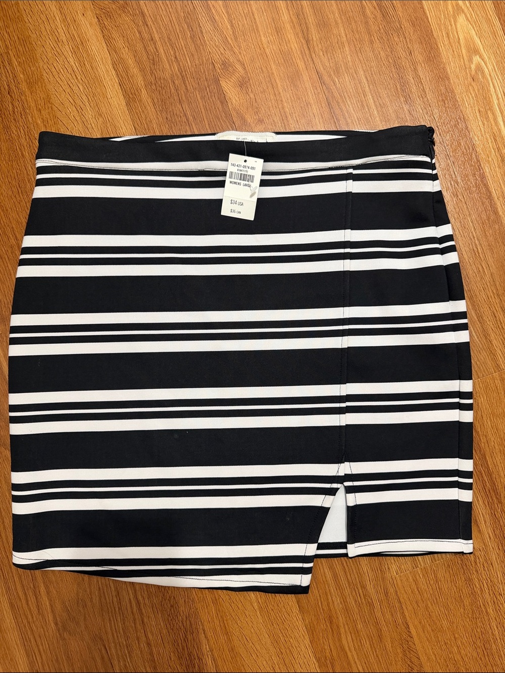 Abercrombie and Fitch Women's Skirt Large NWT